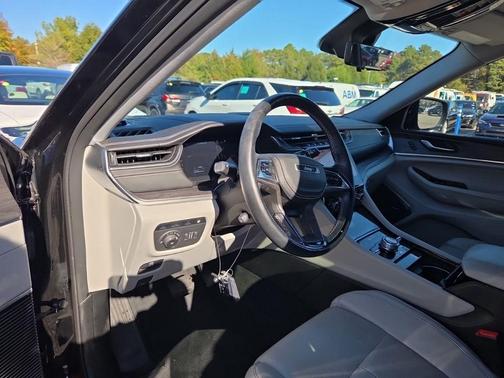 2022 Jeep Grand Cherokee 4xe Overland