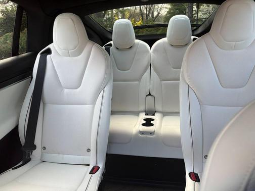 Deep Blue 2022 Tesla Model X Plaid