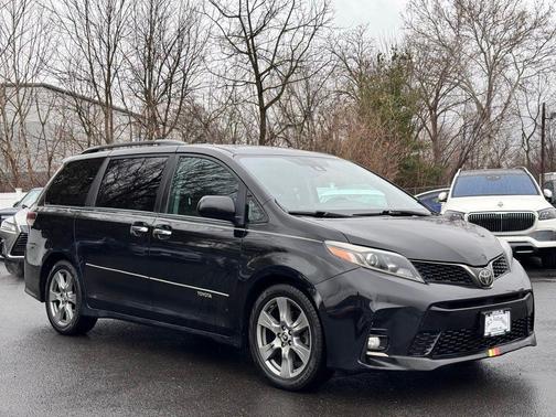 2018 Toyota Sienna SE