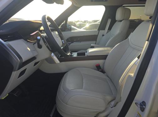 2025 Land Rover Range Rover P400 SE 7 Seat