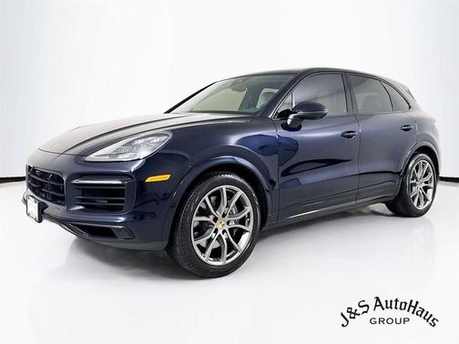 Moonlight Blue Metallic 2023 Porsche Cayenne Platinum Edition