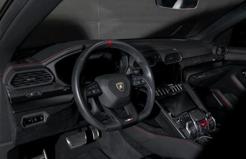 2023 Lamborghini Urus Performante