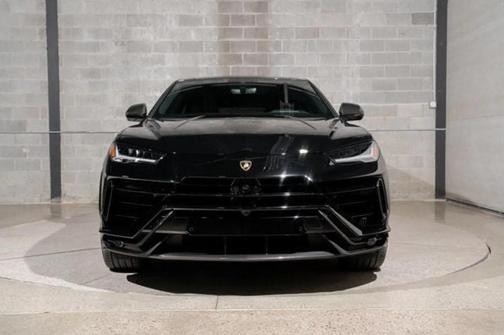 2023 Lamborghini Urus Performante