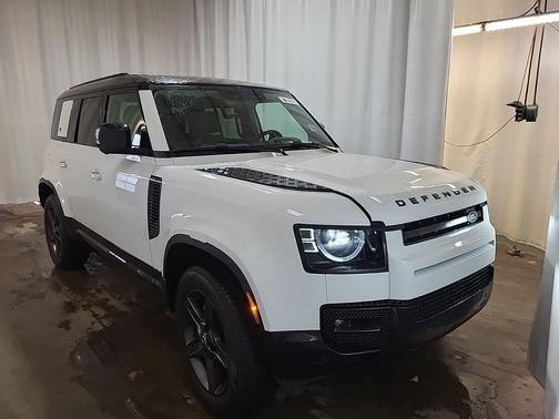 2024 Land Rover Defender P400 X-Dynamic SE