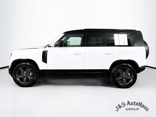 2024 Land Rover Defender P400 X-Dynamic SE