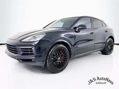 Black 2022 Porsche Cayenne Platinum Edition