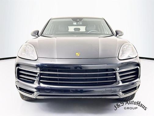 Black 2022 Porsche Cayenne Platinum Edition