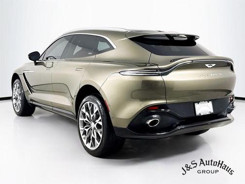 2021 Aston Martin DBX Base