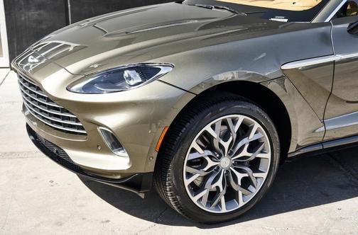 2021 Aston Martin DBX Base