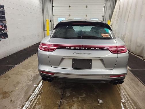 2018 Porsche Panamera Sport Turismo 4S