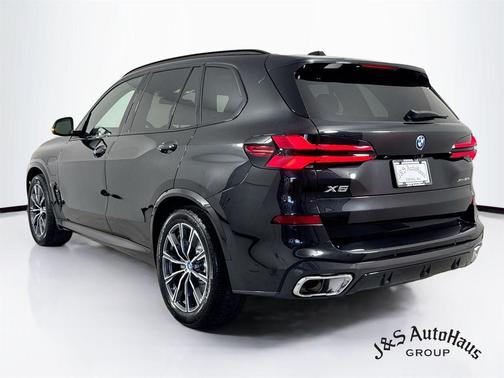 Black Sapphire Metallic 2024 BMW X5 PHEV xDrive50e