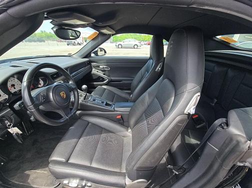 Black 2016 Porsche 911 Carrera 4