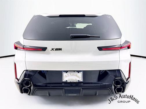 Mineral White Metallic 2024 BMW XM Base