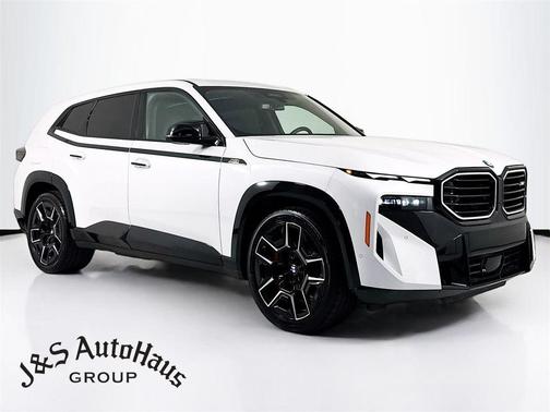 Mineral White Metallic 2024 BMW XM Base