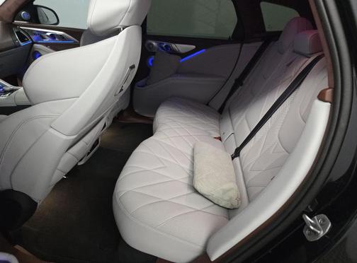 Black Sapphire Metallic 2023 BMW XM Base
