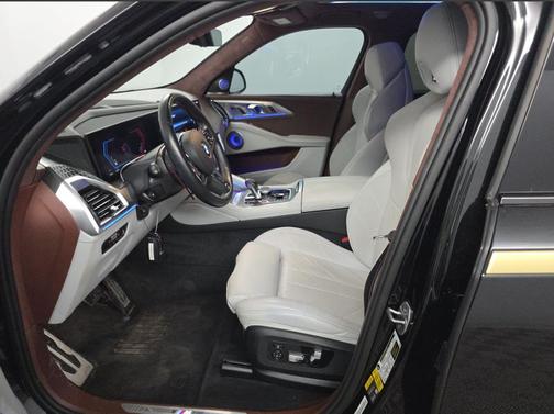 Black Sapphire Metallic 2023 BMW XM Base
