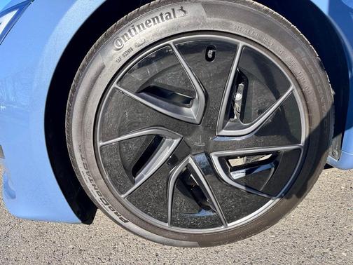 2026 Tesla Model S Base