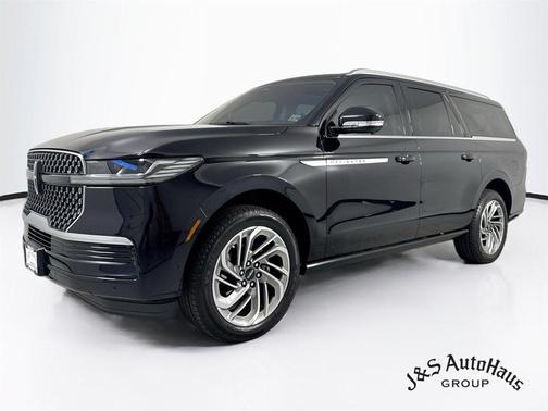 Black Metallic 2025 Lincoln Navigator L Reserve