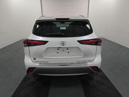 2024 Toyota Highlander Platinum