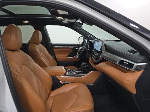 2024 Toyota Highlander Platinum