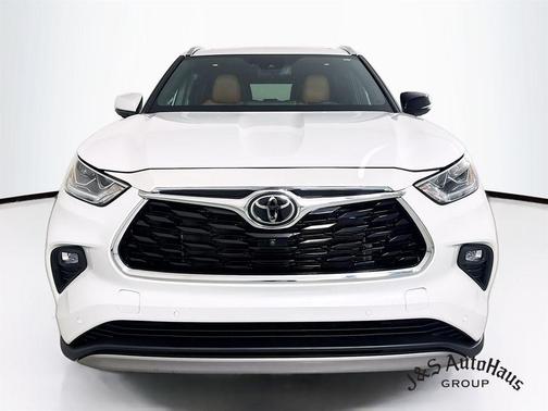 2024 Toyota Highlander Platinum