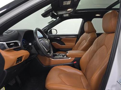 2024 Toyota Highlander Platinum