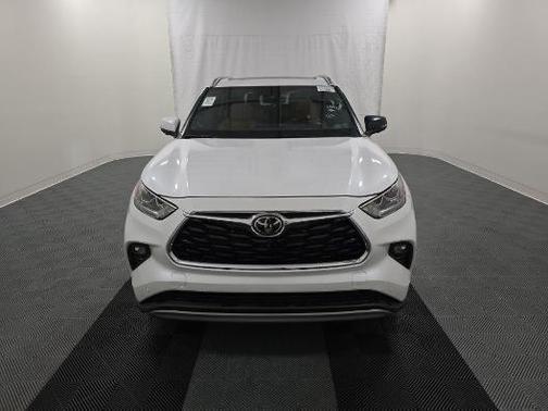 2024 Toyota Highlander Platinum
