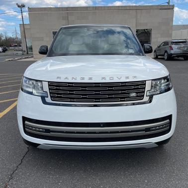 Fuji White 2024 Land Rover Range Rover P400 SE
