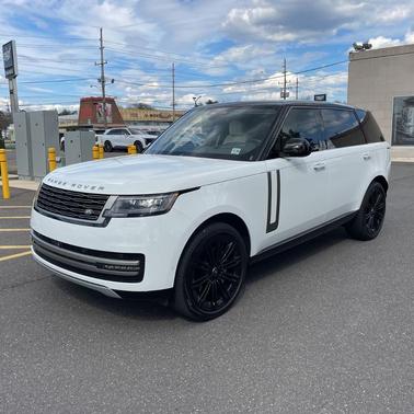 Fuji White 2024 Land Rover Range Rover P400 SE