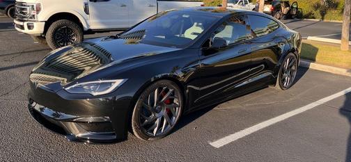 Black 2026 Tesla Model S Plaid