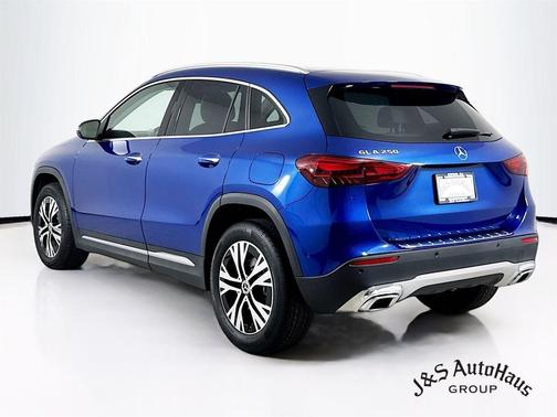 2025 Mercedes-Benz GLA 250 Base