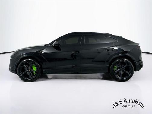 Black 2021 Lamborghini Urus