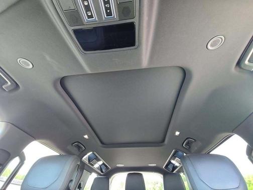 Carpathian Grey 2023 Land Rover Defender 110 X-Dynamic SE
