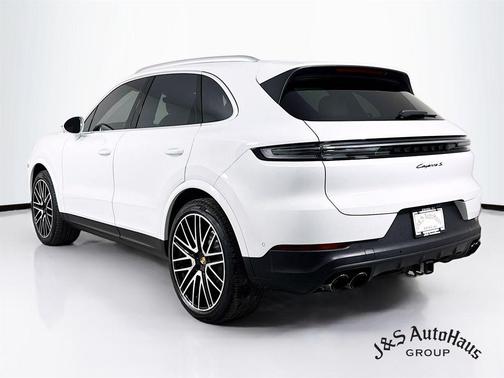 2024 Porsche Cayenne S