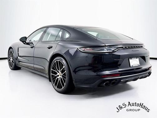 2022 Porsche Panamera Platinum Edition