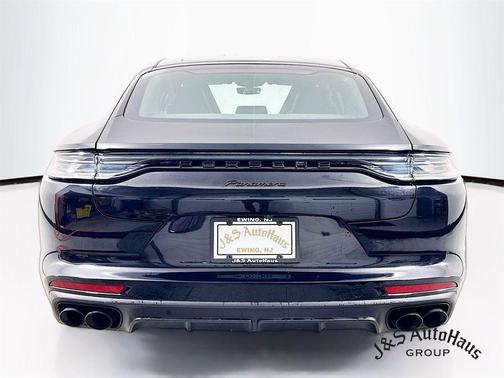 2022 Porsche Panamera Platinum Edition