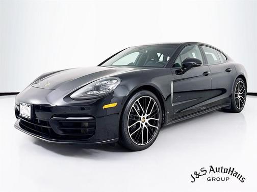 2022 Porsche Panamera Platinum Edition
