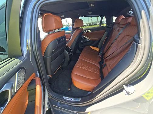 Dravit Gray Metallic 2023 BMW X6 M50i