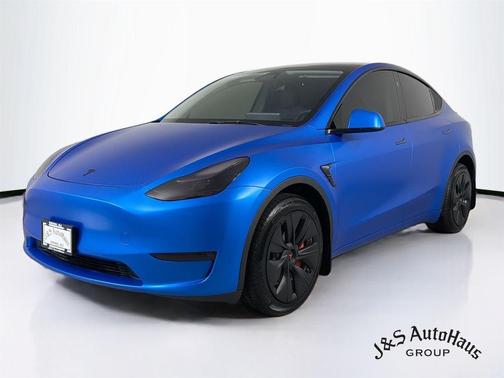 Black 2025 Tesla Model Y Long Range