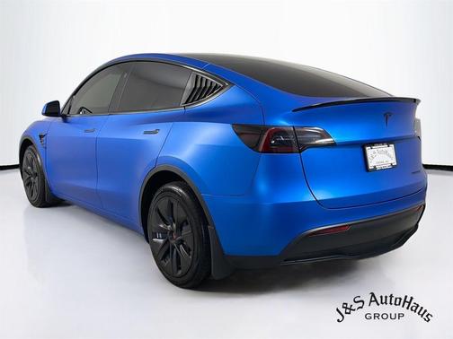 Black 2025 Tesla Model Y Long Range