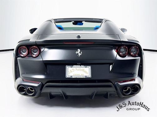 2022 Ferrari 812 GTS Base