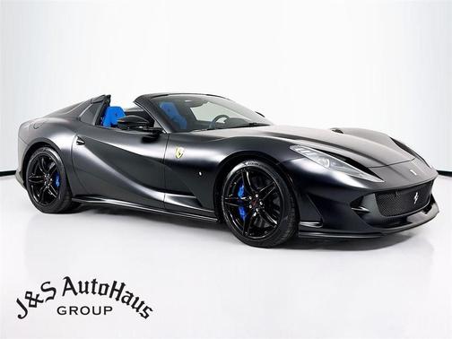 2022 Ferrari 812 GTS Base