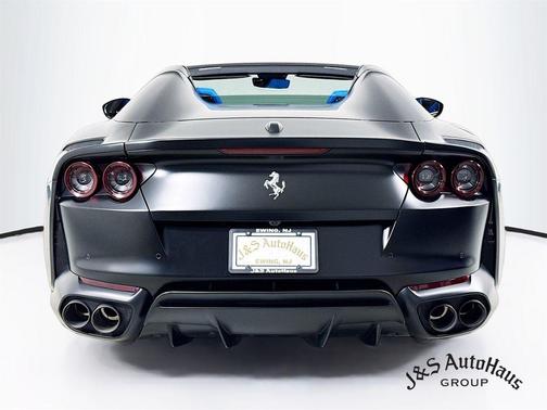 2022 Ferrari 812 GTS Base