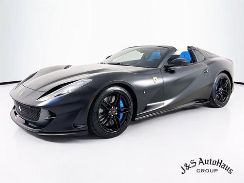 2022 Ferrari 812 GTS Base