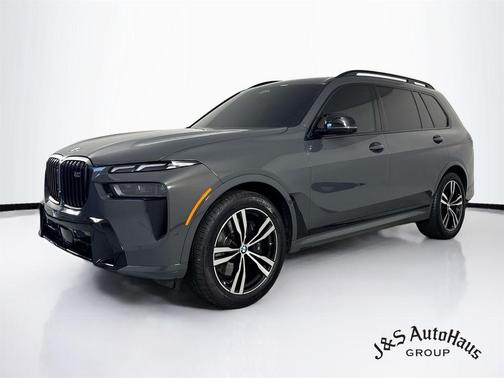 Gray Metallic 2026 BMW X7 M60i