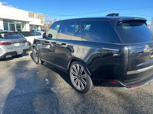 2024 Land Rover Range Rover P530 SE