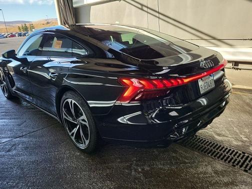 2022 Audi e-tron GT Prestige