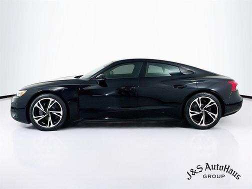 2022 Audi e-tron GT Prestige