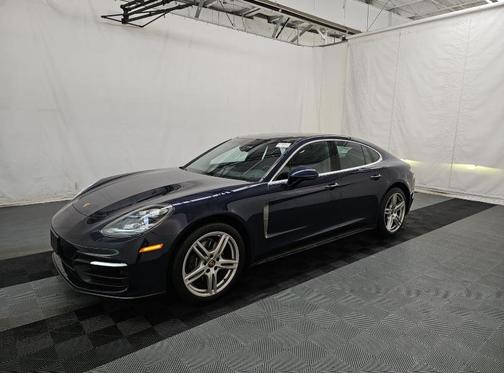 2022 Porsche Panamera 4 Platinum Edition