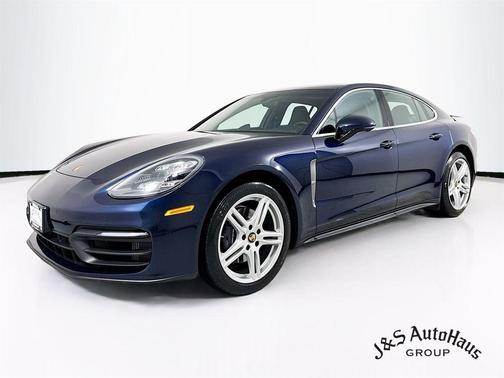2022 Porsche Panamera 4 Platinum Edition